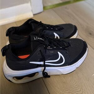 Nike Black and White Women's Sneakers
